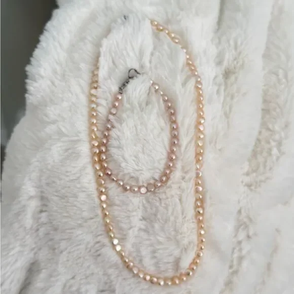 Elegant Simple Baby Baroque Peach Pearl Necklace and Bracelet Set - Picture 4 of 10